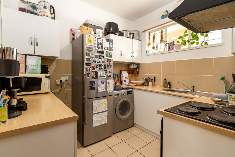 To Let 1 Bedroom Property for Rent in Sea Point Western Cape